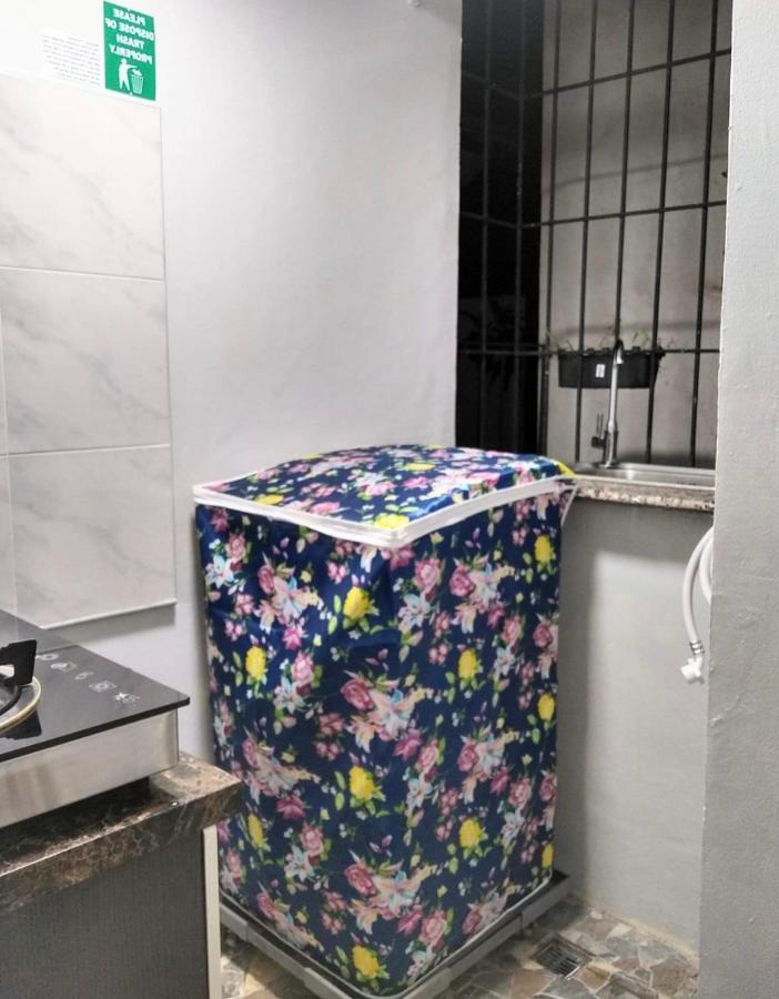 Affordable 2 Bedroom 2 Ba W/ Skycable, Netflix, & Amazon Prime Manila Bagian luar foto