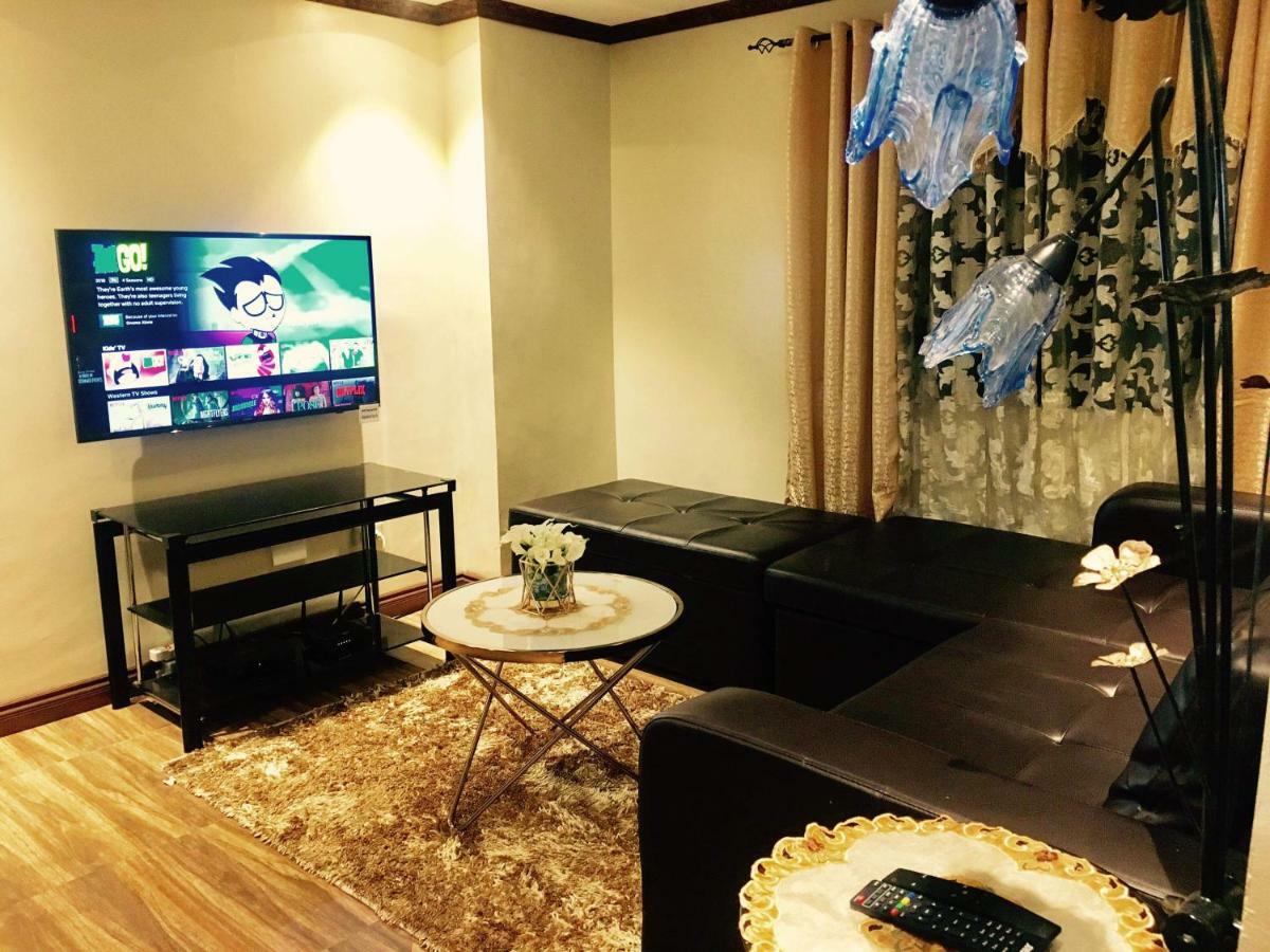 Affordable 2 Bedroom 2 Ba W/ Skycable, Netflix, & Amazon Prime Manila Bagian luar foto