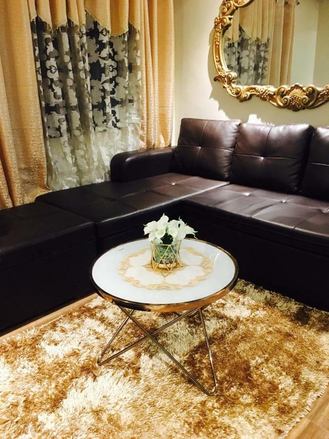Affordable 2 Bedroom 2 Ba W/ Skycable, Netflix, & Amazon Prime Manila Bagian luar foto