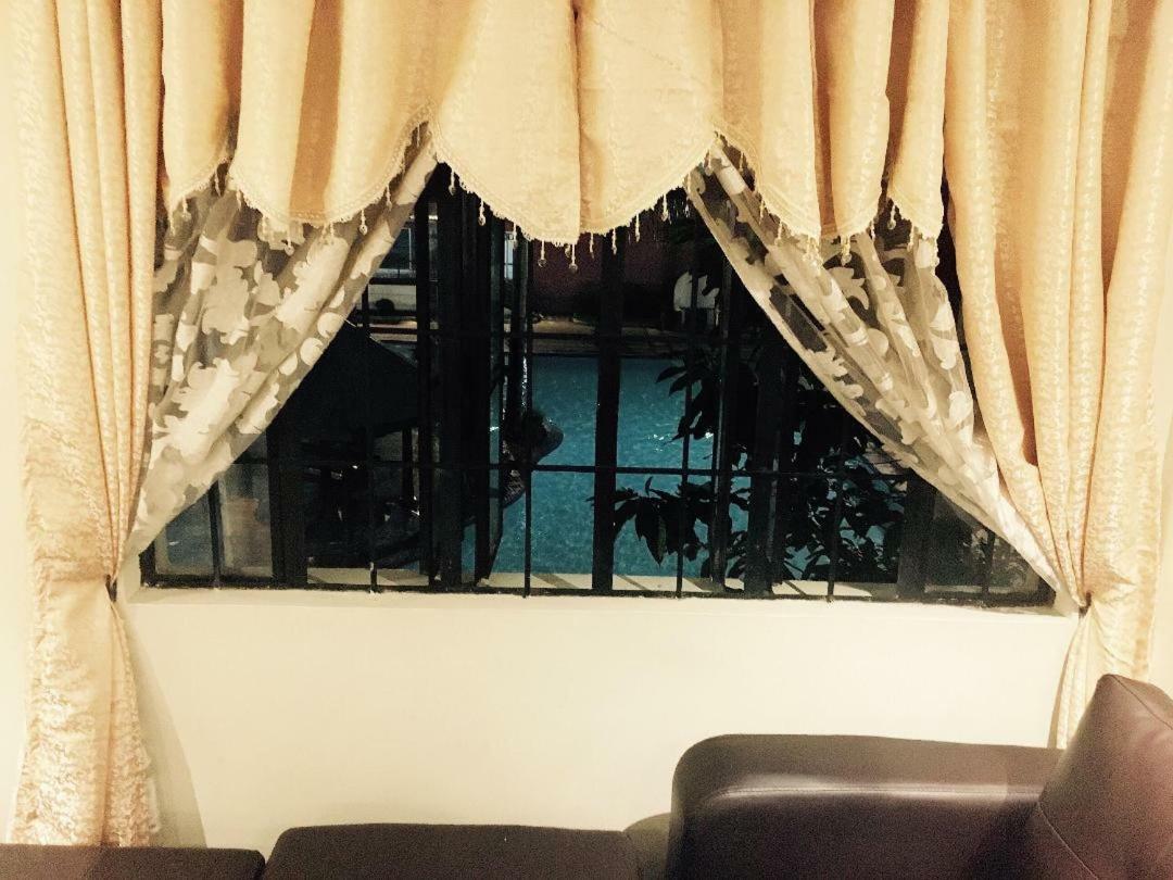 Affordable 2 Bedroom 2 Ba W/ Skycable, Netflix, & Amazon Prime Manila Bagian luar foto