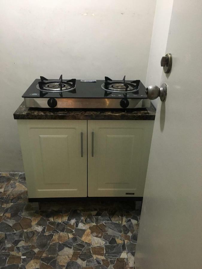 Affordable 2 Bedroom 2 Ba W/ Skycable, Netflix, & Amazon Prime Manila Bagian luar foto
