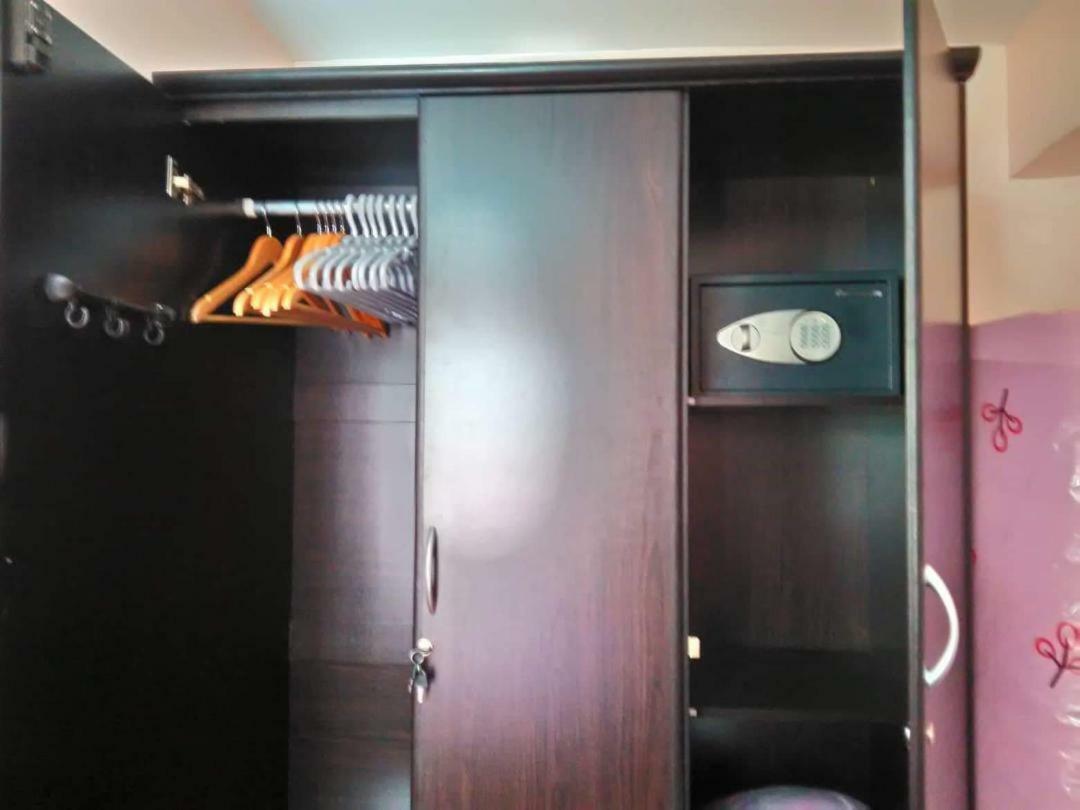 Affordable 2 Bedroom 2 Ba W/ Skycable, Netflix, & Amazon Prime Manila Bagian luar foto