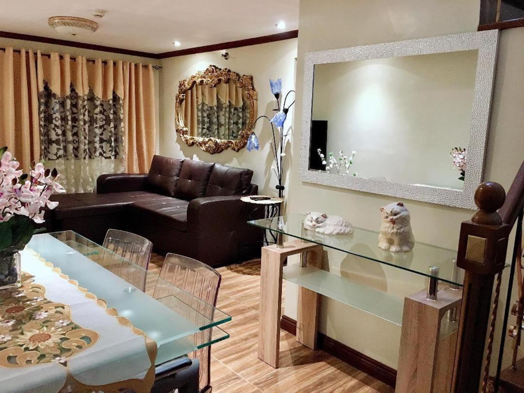 Affordable 2 Bedroom 2 Ba W/ Skycable, Netflix, & Amazon Prime Manila Bagian luar foto