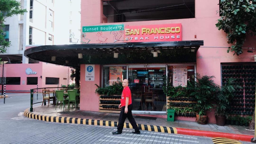 Affordable 2 Bedroom 2 Ba W/ Skycable, Netflix, & Amazon Prime Manila Bagian luar foto